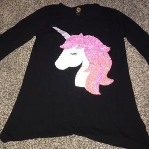 Black three-quarter sleeve shirt with unicorn